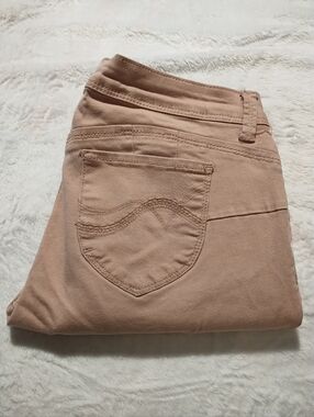 Hot Kiss Dusty Rose Cuffed Capris